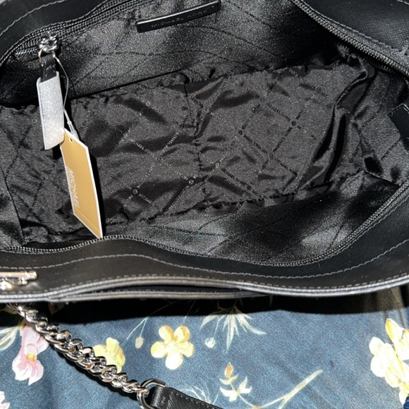 Micheal Kors Black Purse - Picture 5 of 7